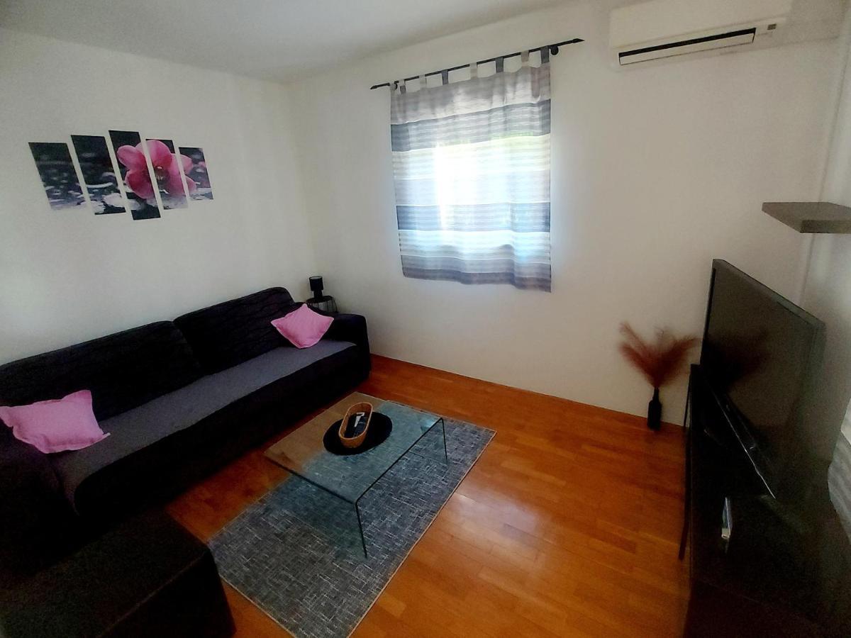 Sweet Apartment Marijana Supetar Εξωτερικό φωτογραφία
