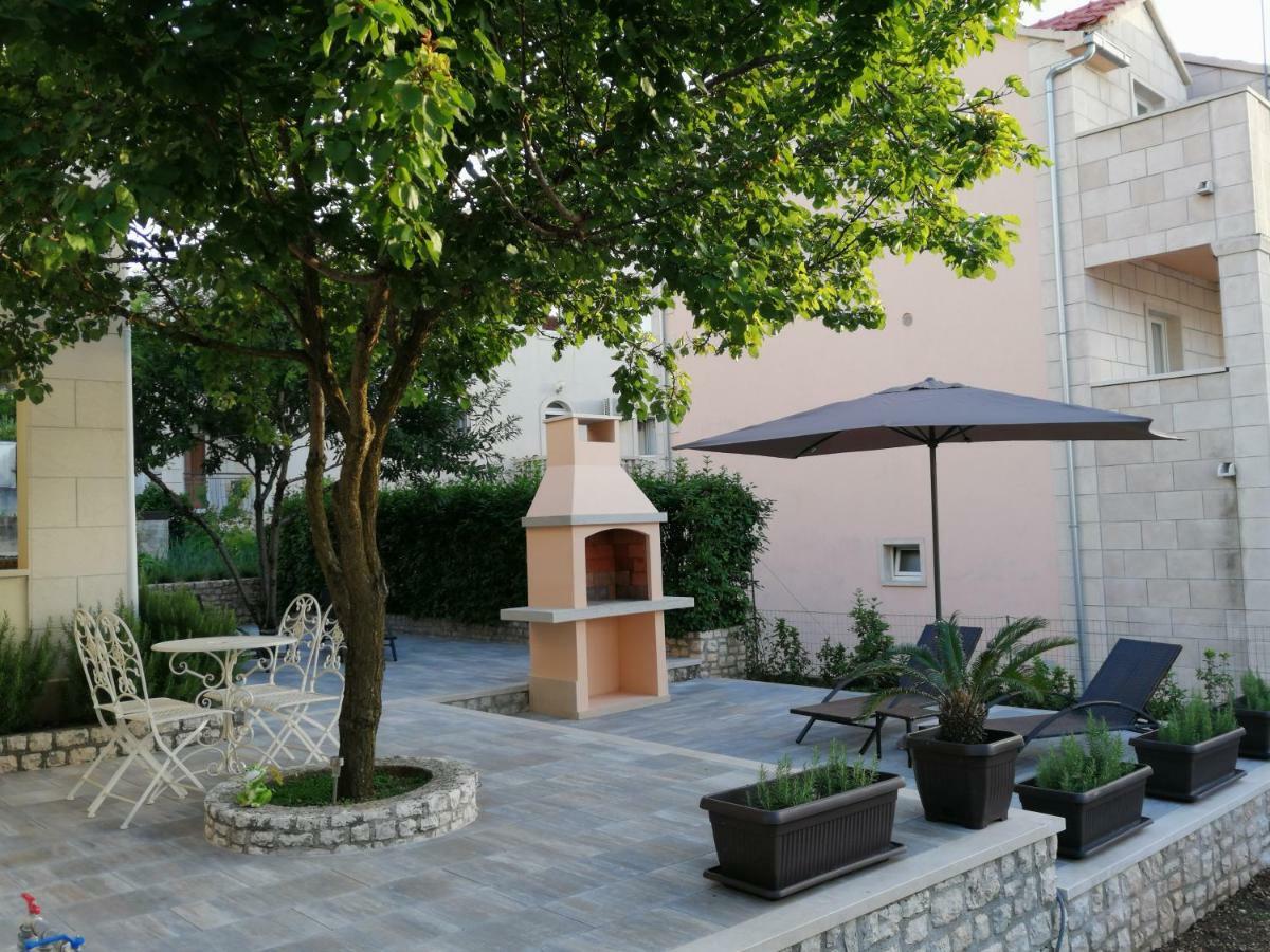 Sweet Apartment Marijana Supetar Εξωτερικό φωτογραφία
